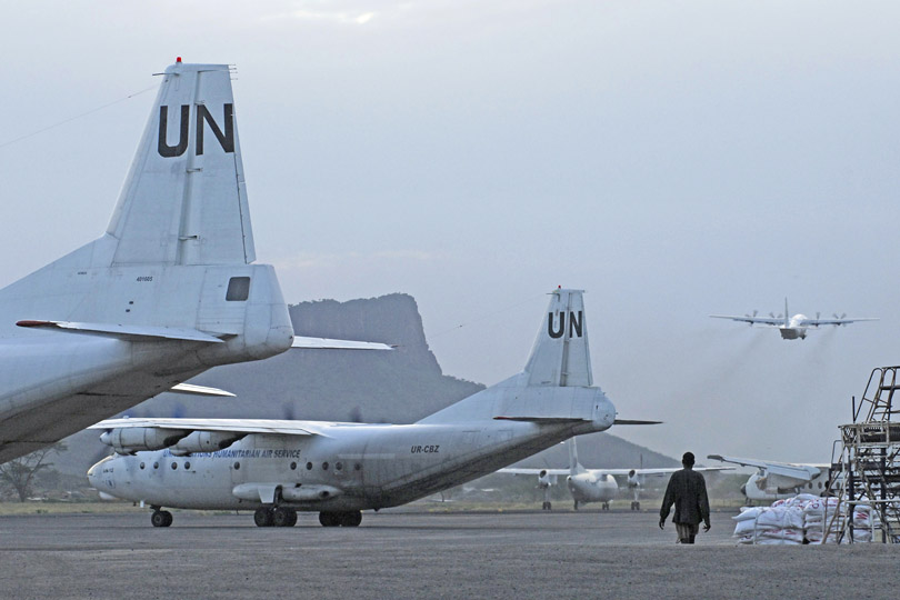 Operation Lifeline Sudan – UN aircraft <p>deliver food aid to Sudan